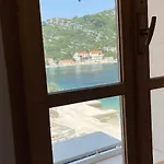 House Evita * Prožura