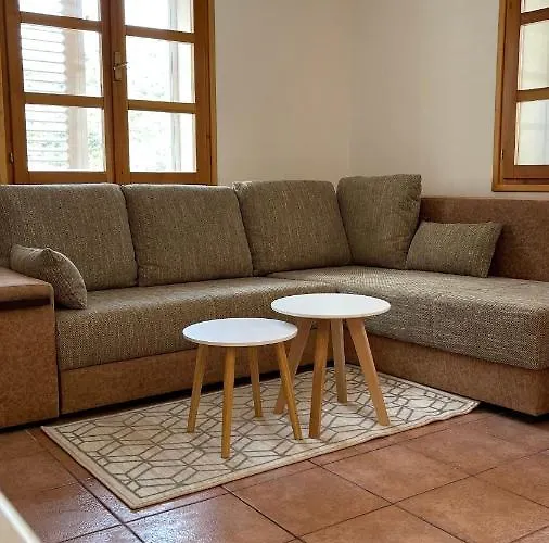 House Evita * Prožura