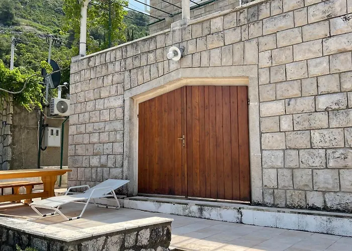 House Evita * Prožura